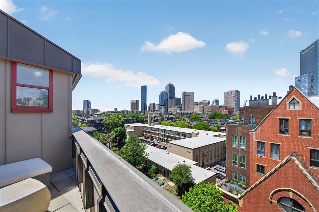 567 Tremont 32