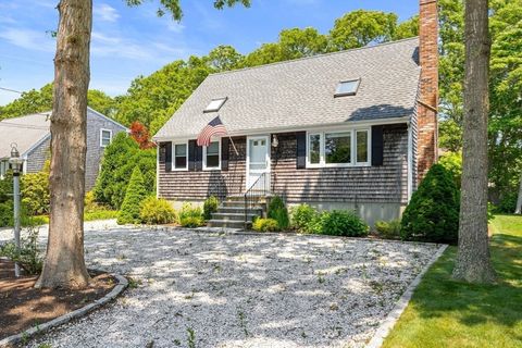 Single Family Residence in Falmouth MA 44 Woodside Dr.jpg