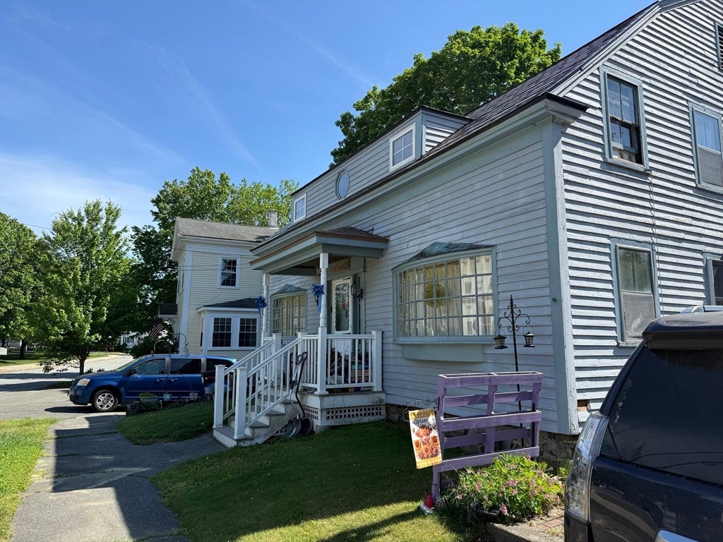 41 E Main St