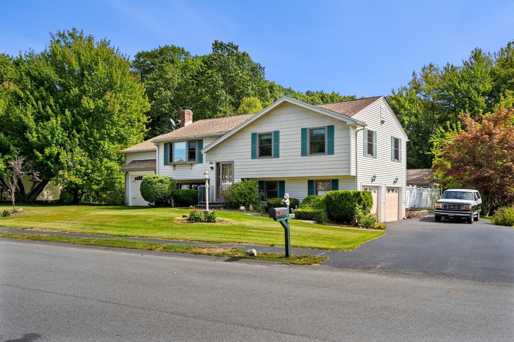 23 Lincolnshire Dr