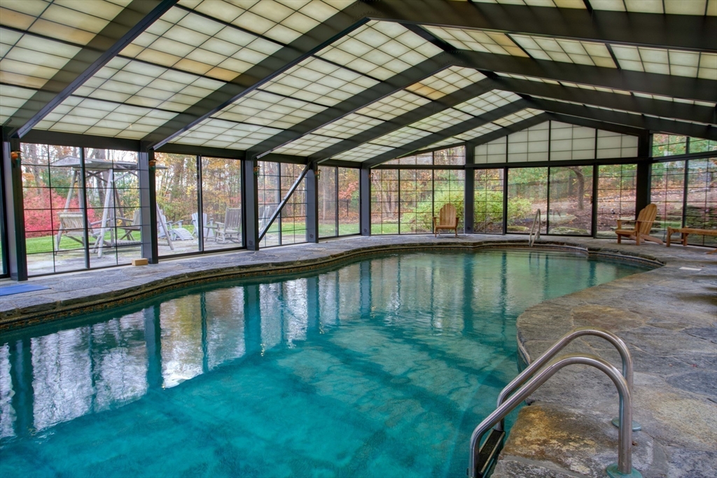 6 Eveningstar Drive