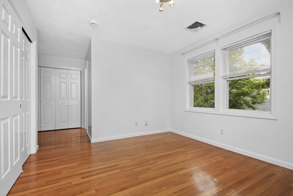 Cambridge, Massachusetts 02139, United States, 4 Bedrooms Bedrooms, ,3 BathroomsBathrooms,Residential,Active,158660