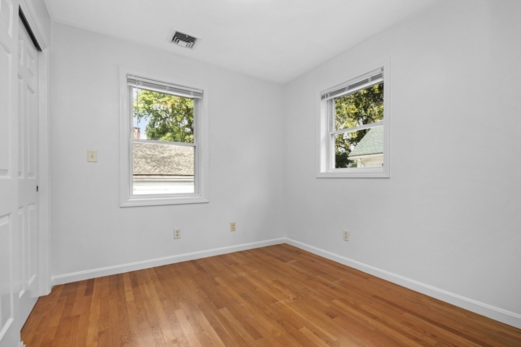 Cambridge, Massachusetts 02139, United States, 4 Bedrooms Bedrooms, ,3 BathroomsBathrooms,Residential,Active,158660