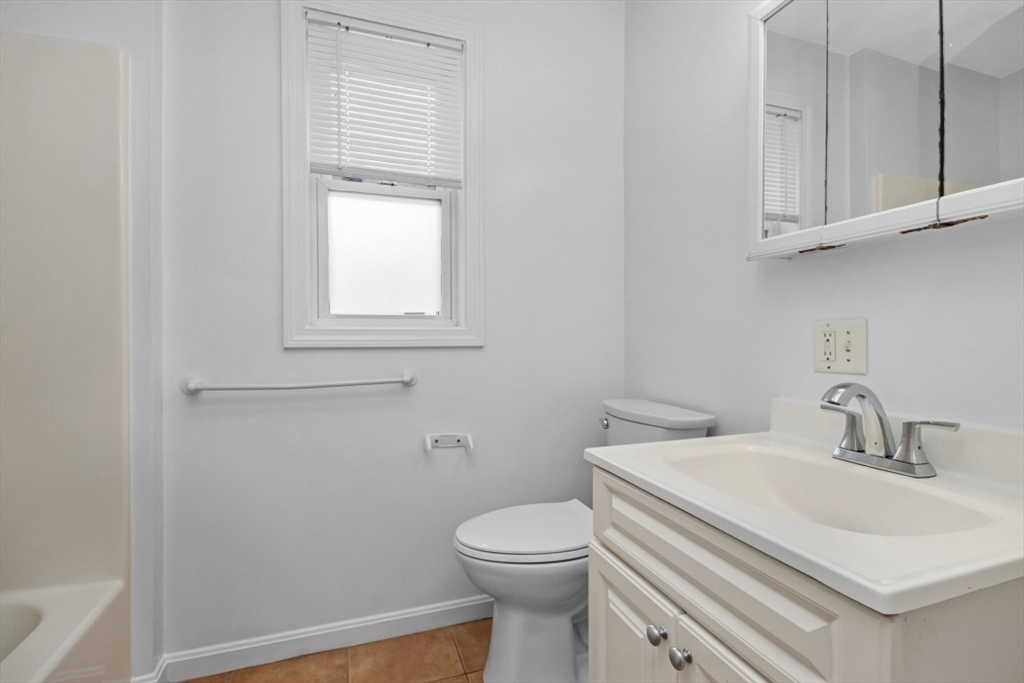 Cambridge, Massachusetts 02139, United States, 4 Bedrooms Bedrooms, ,3 BathroomsBathrooms,Residential,Active,158660