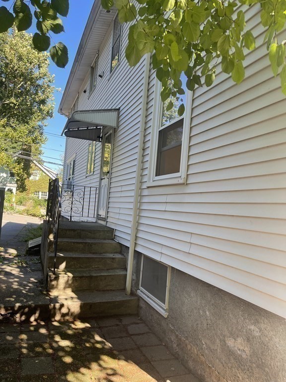 Watertown, Massachusetts 02472, United States, 2 Bedrooms Bedrooms, ,1 BathroomBathrooms,Residential,Active,189462