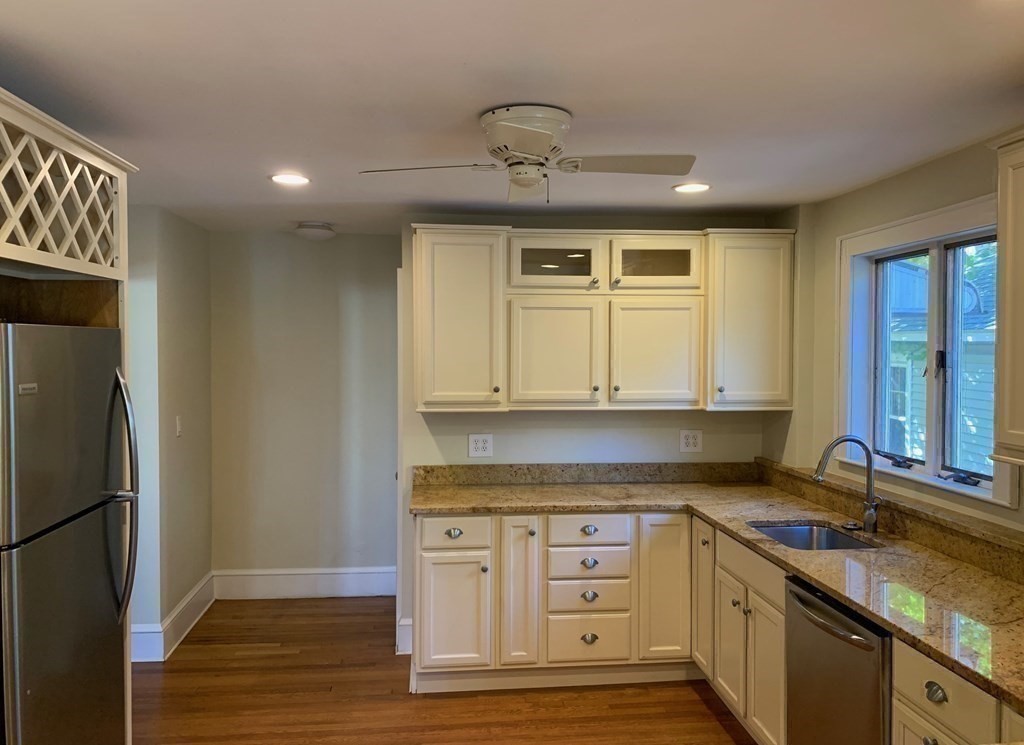 Watertown, Massachusetts 02472, United States, 2 Bedrooms Bedrooms, ,1 BathroomBathrooms,Residential,Active,189462