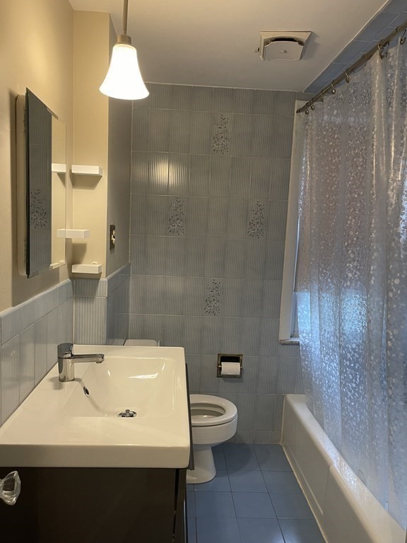 Watertown, Massachusetts 02472, United States, 2 Bedrooms Bedrooms, ,1 BathroomBathrooms,Residential,Active,189462