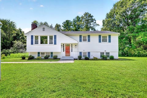 Photo of 11 Appletree LN, Bedford, MA 01730 (MLS # 73565589)
