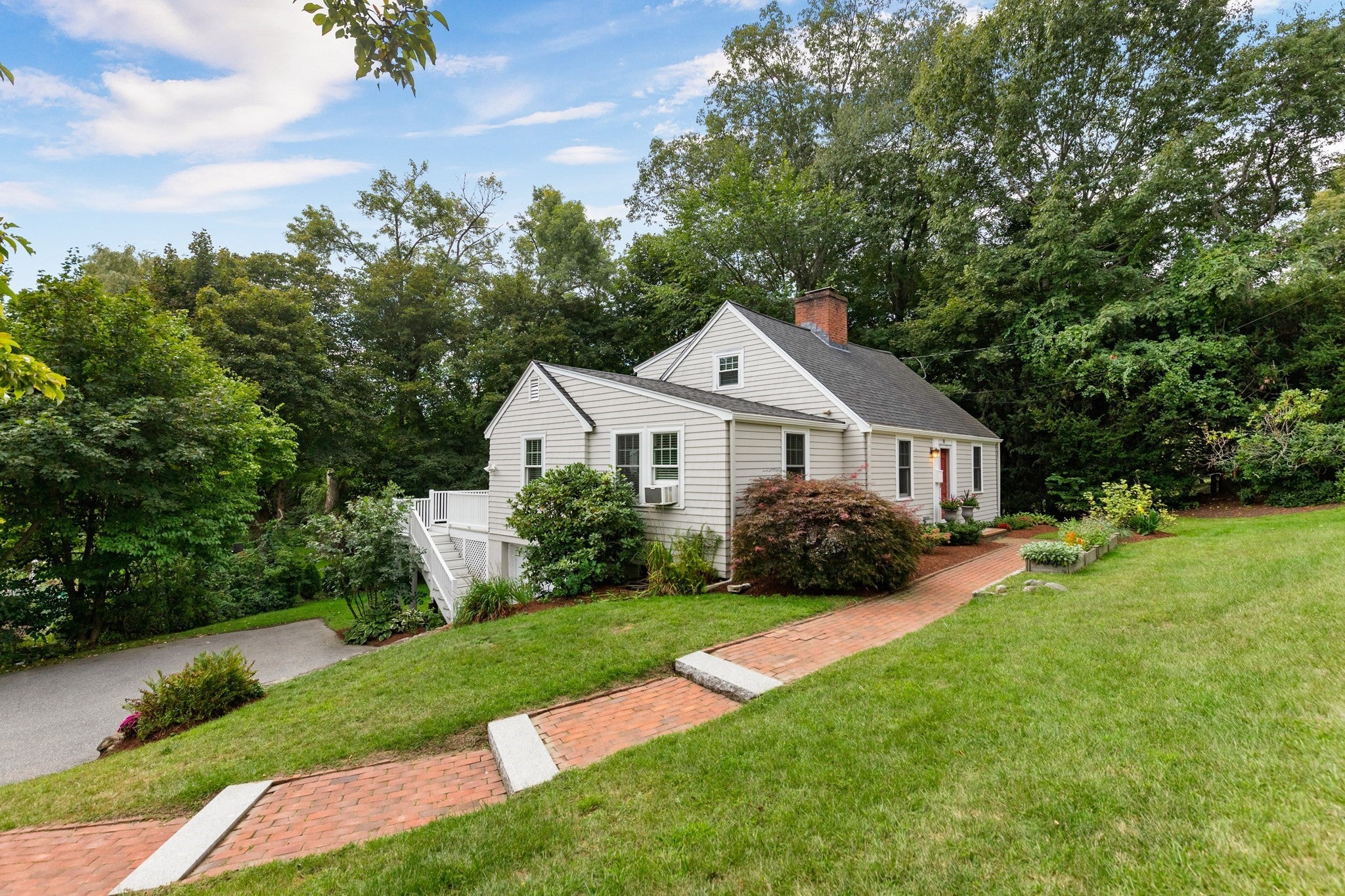 11 Stratham Rd