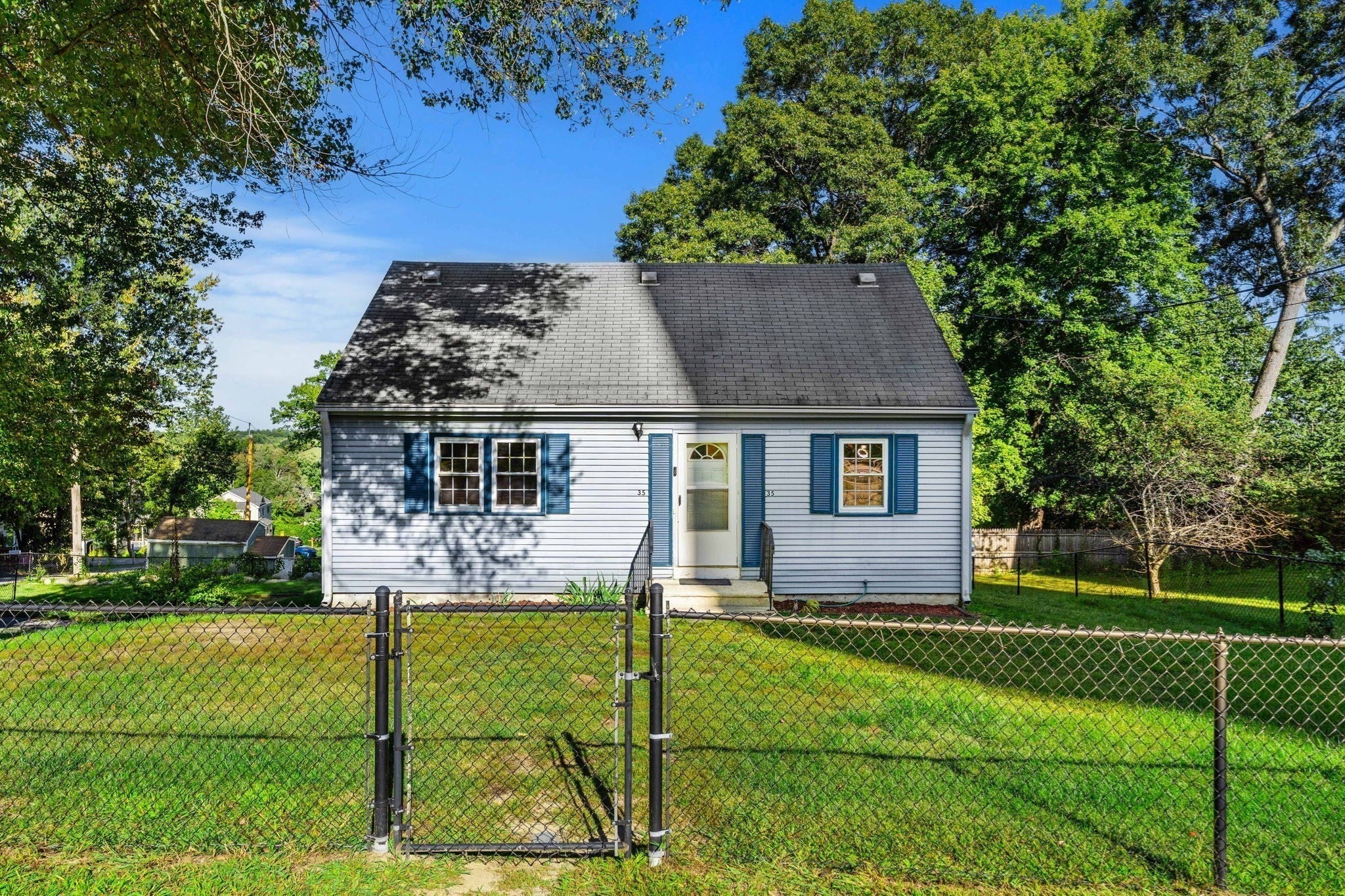 35 Cedar Rd, Littleton, MA Photo #2