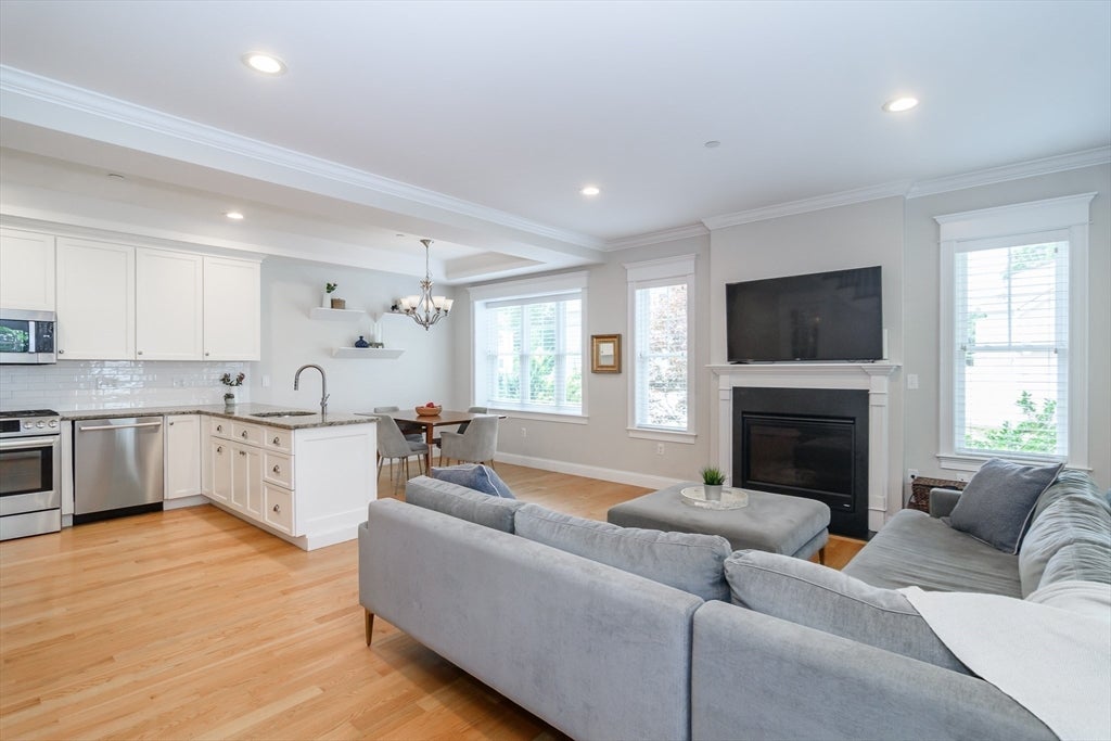 84 Middlesex Ave 84