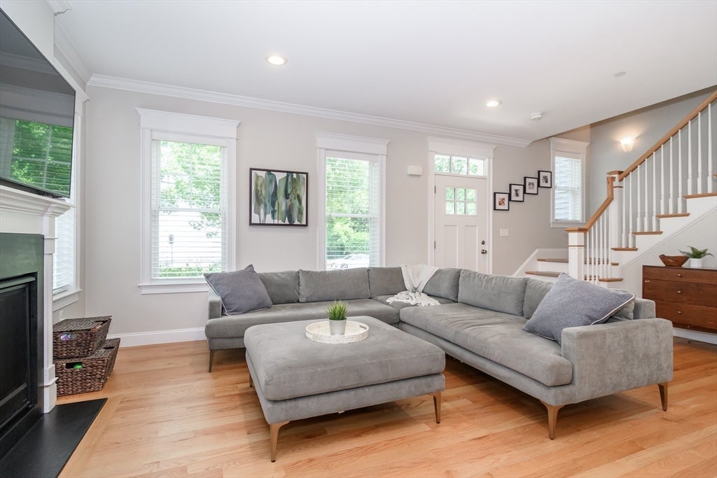 84 Middlesex Ave 84