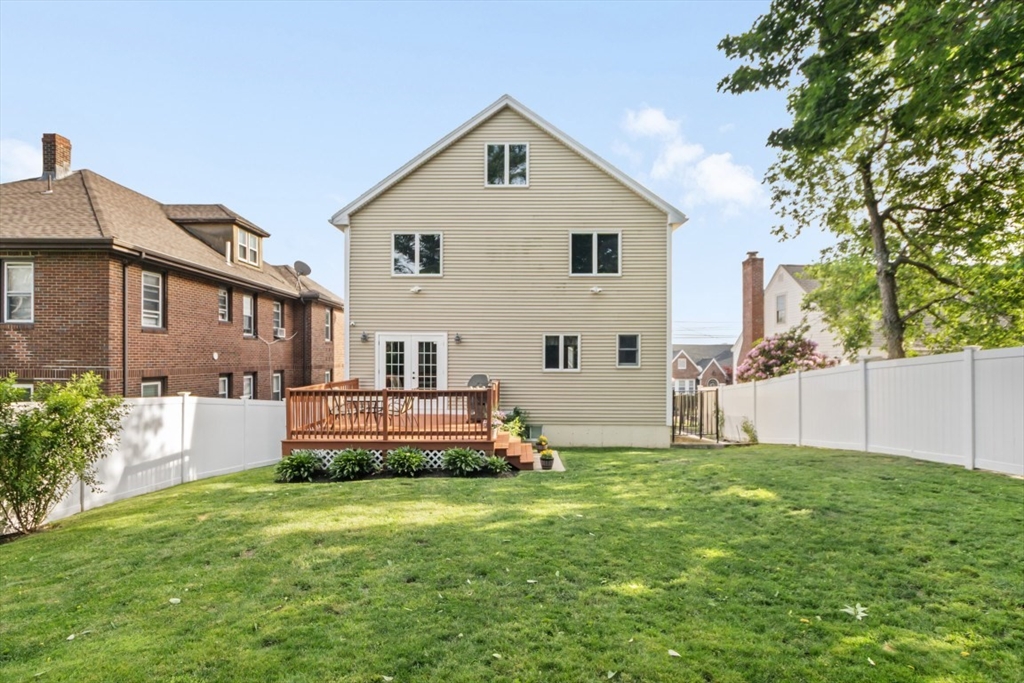 139 Suffolk Ave