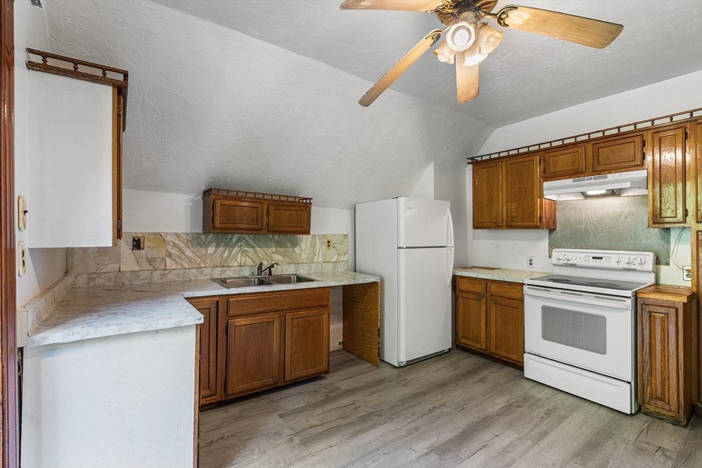 56 Park St, Hudson, MA, 56 Park St, Hudson, MA Photo #23