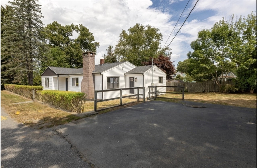 122 James St