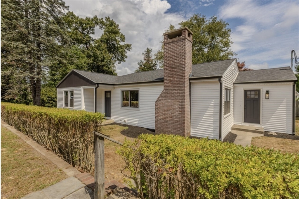 122 James St