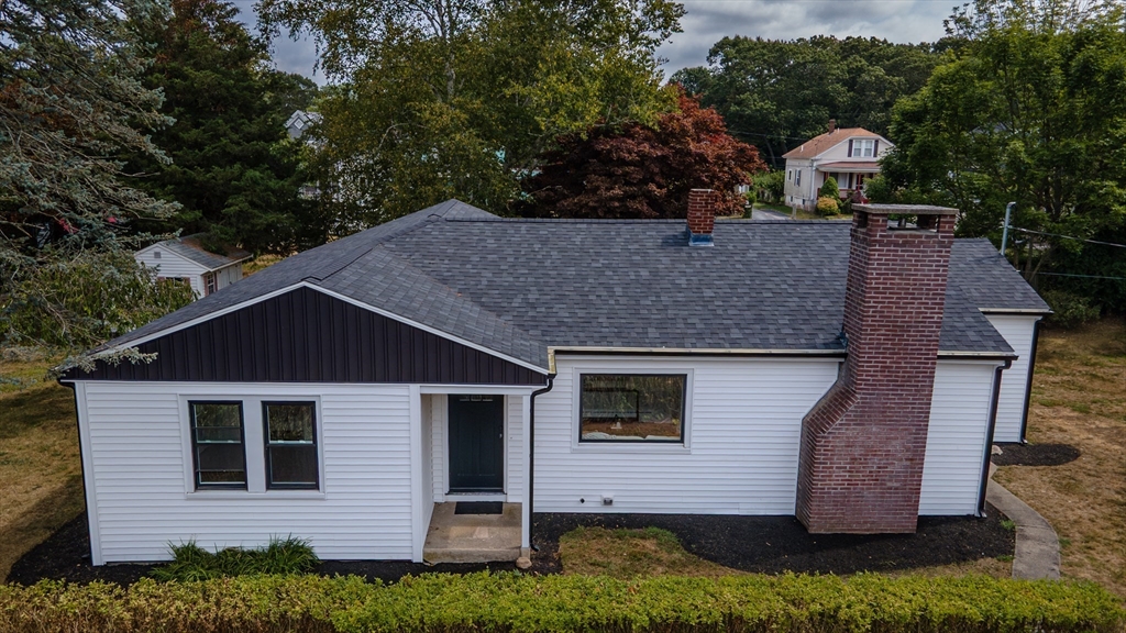 122 James St