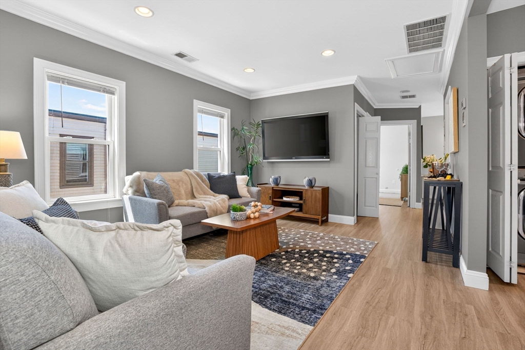 614 Bennington St 3