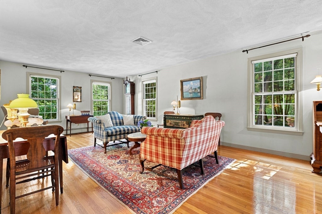 29 Smithshire Estates