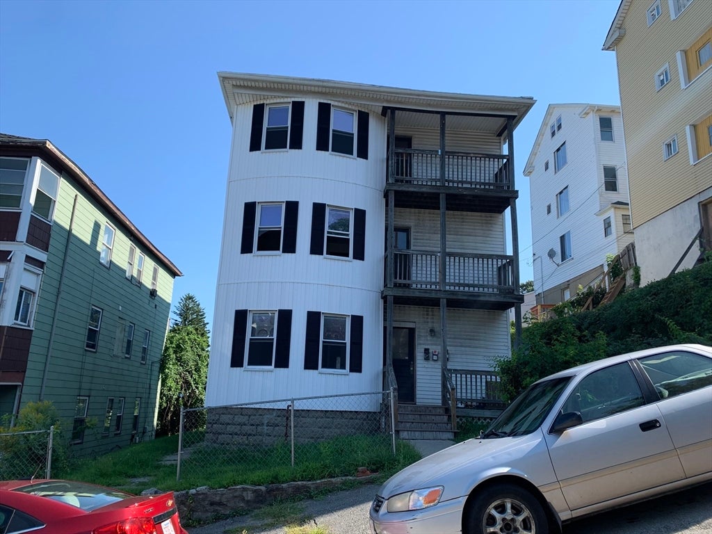 11 Diamond St