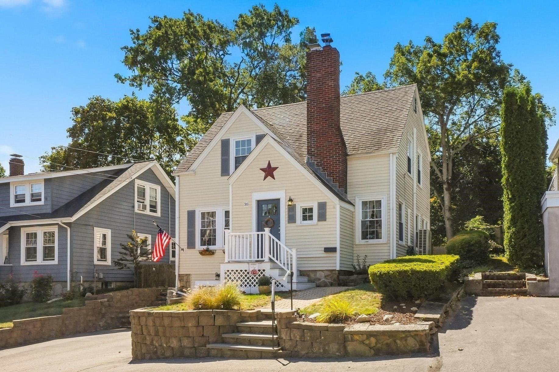 Photo of 30 Hilldale Rd, Weymouth, MA