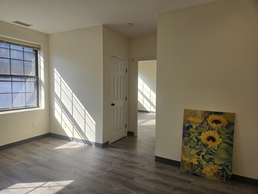 21 Linden St 320