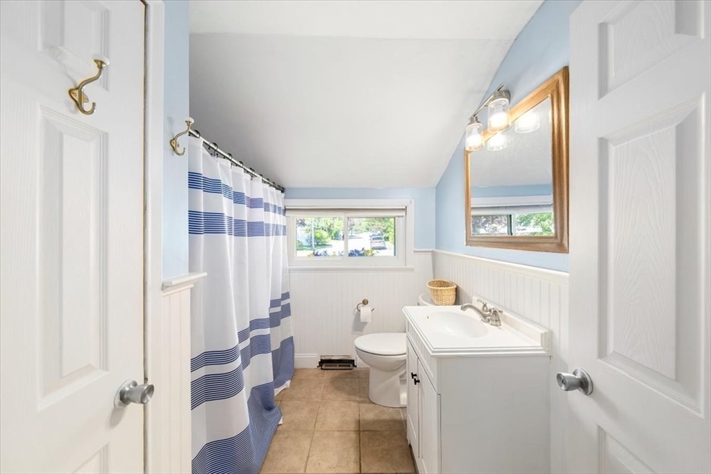 64 Holliston St, Medway, MA Photo #12