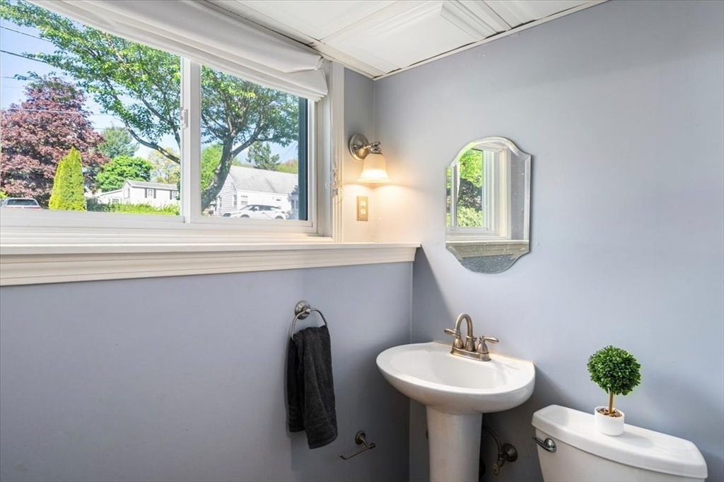 64 Holliston St, Medway, MA Photo #14