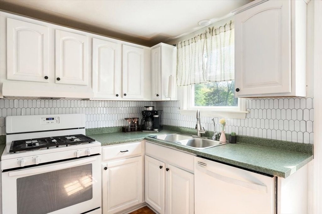 64 Holliston St, Medway, MA Photo #7