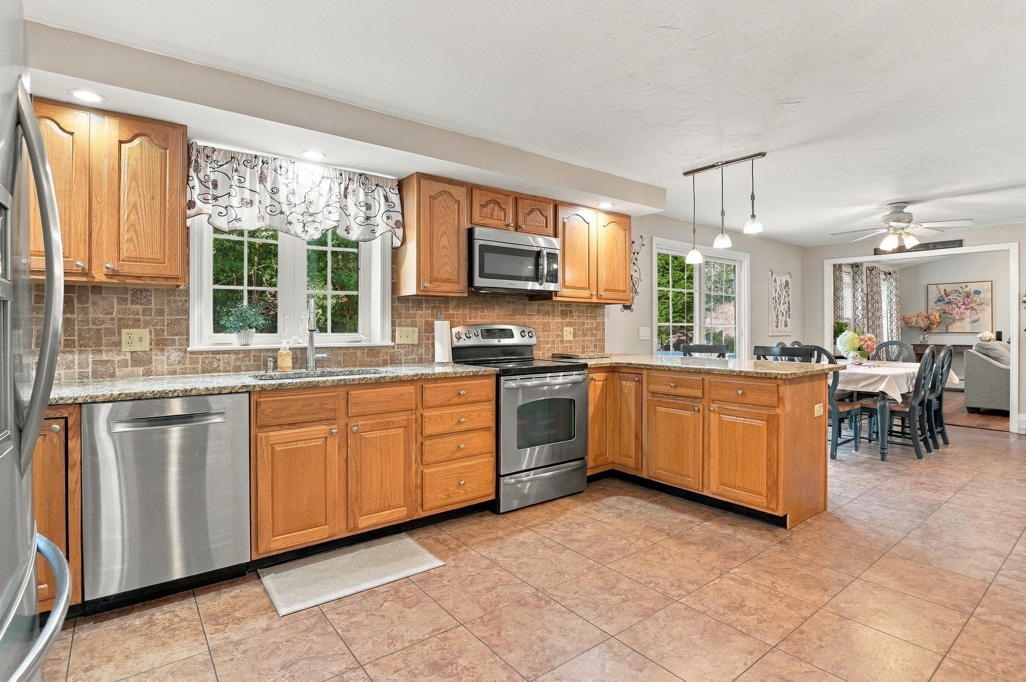7 Keely Dr, Charlton, MA, 7 Keely Dr, Charlton, MA Photo #8