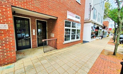 35 Central Square Bridgewater MA 02324