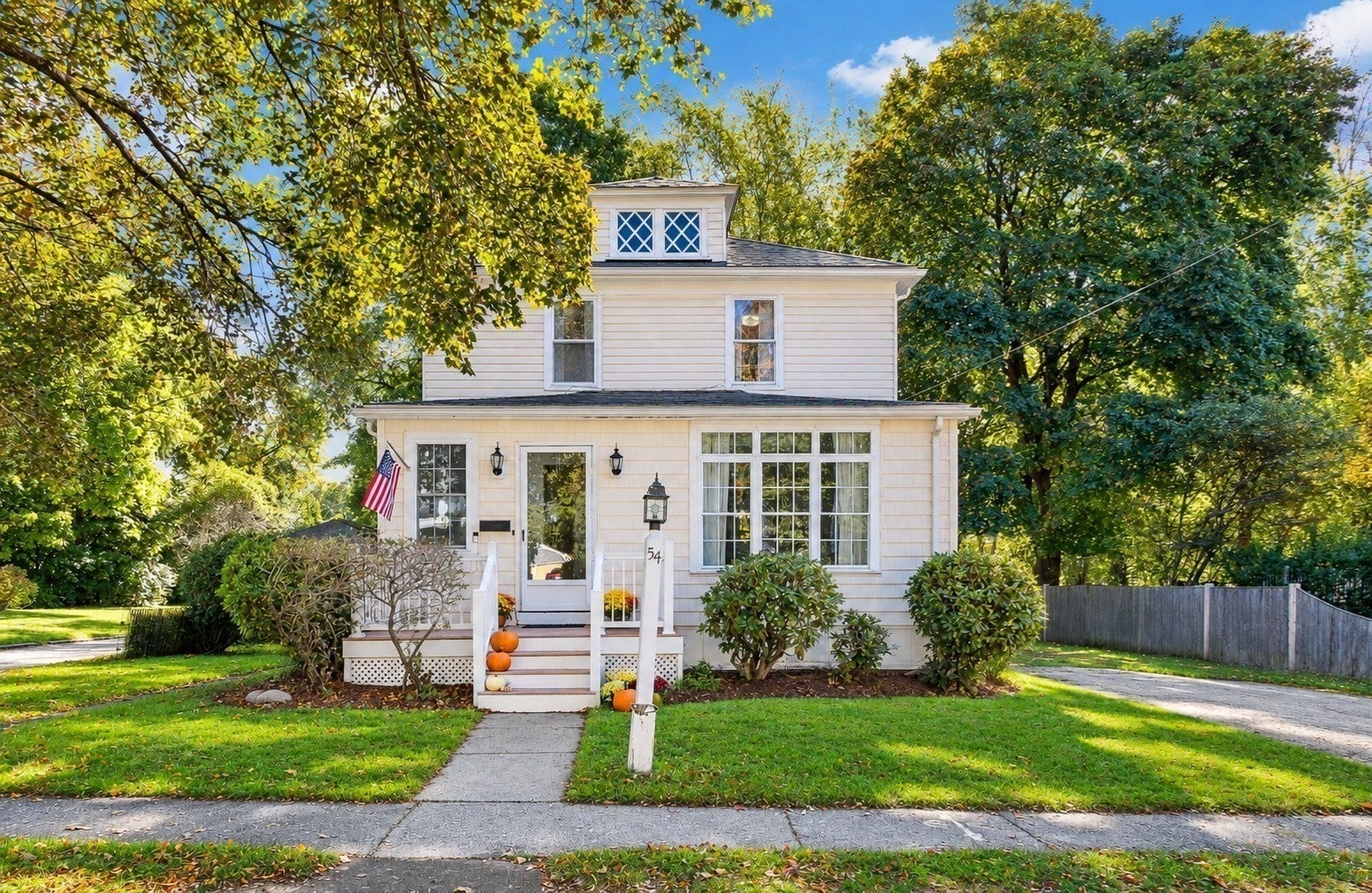 54 Riverside Place