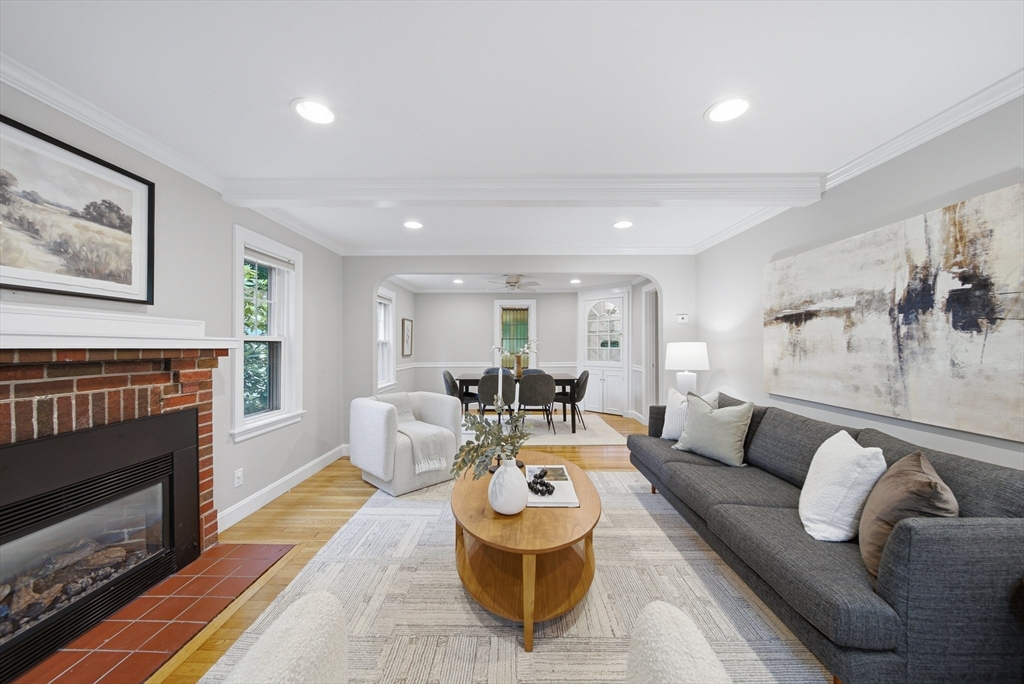 8 Brackett Ave