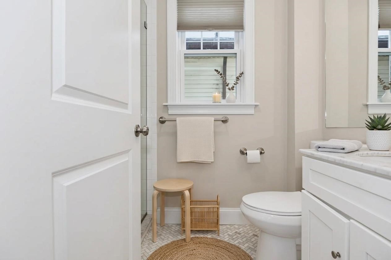 1048 Saratoga Street #2, Boston, MA Photo #9