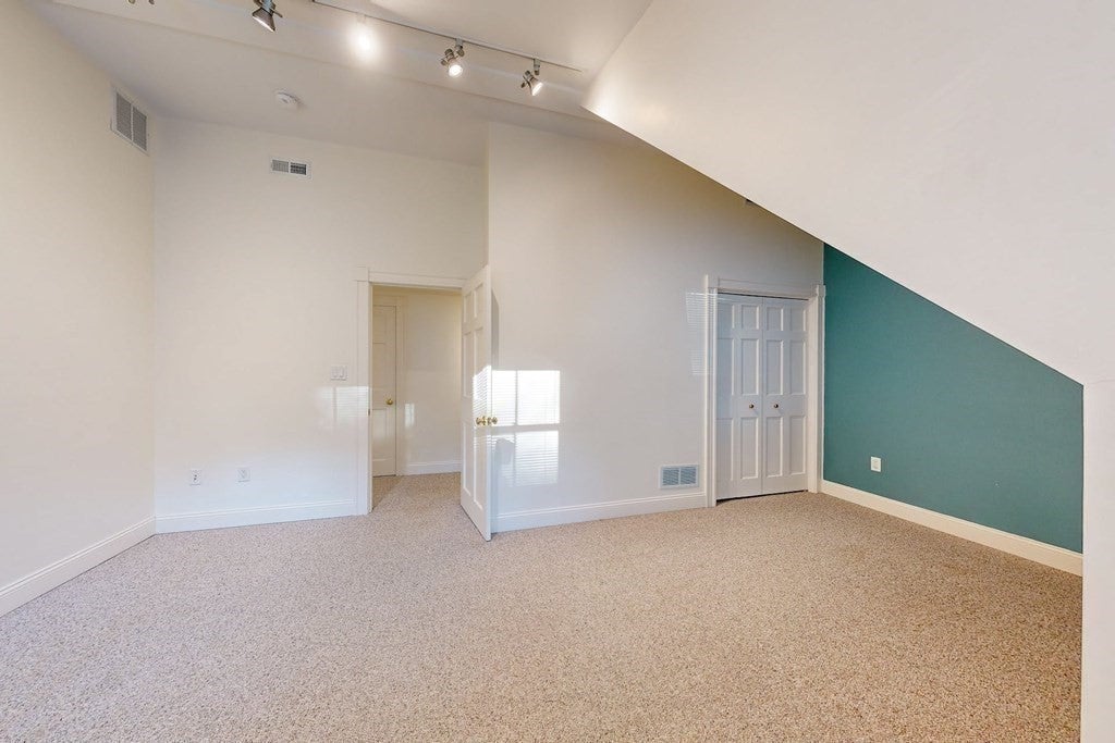 90 Highland Ave #2, Newton, MA Photo #8