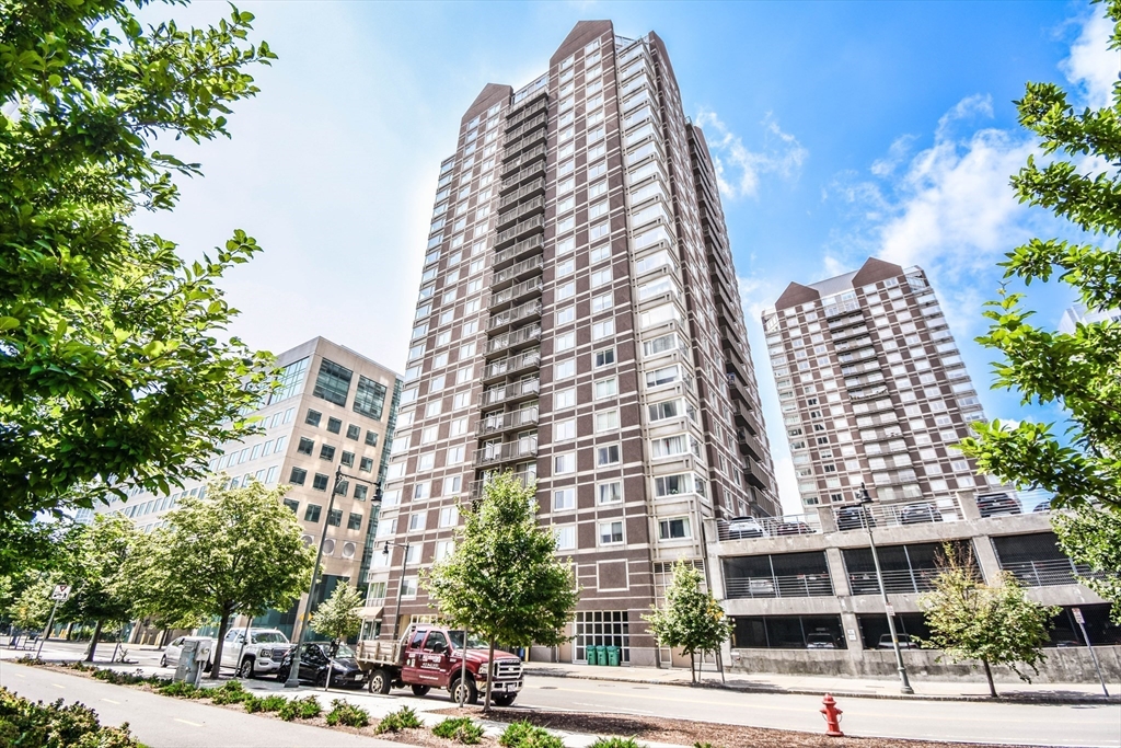 8-12 Museum Way 1629