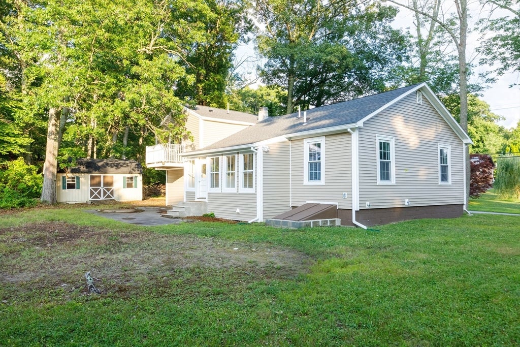 22 Lakeside Ave, Webster, MA, 22 Lakeside Ave, Webster, MA Photo #20