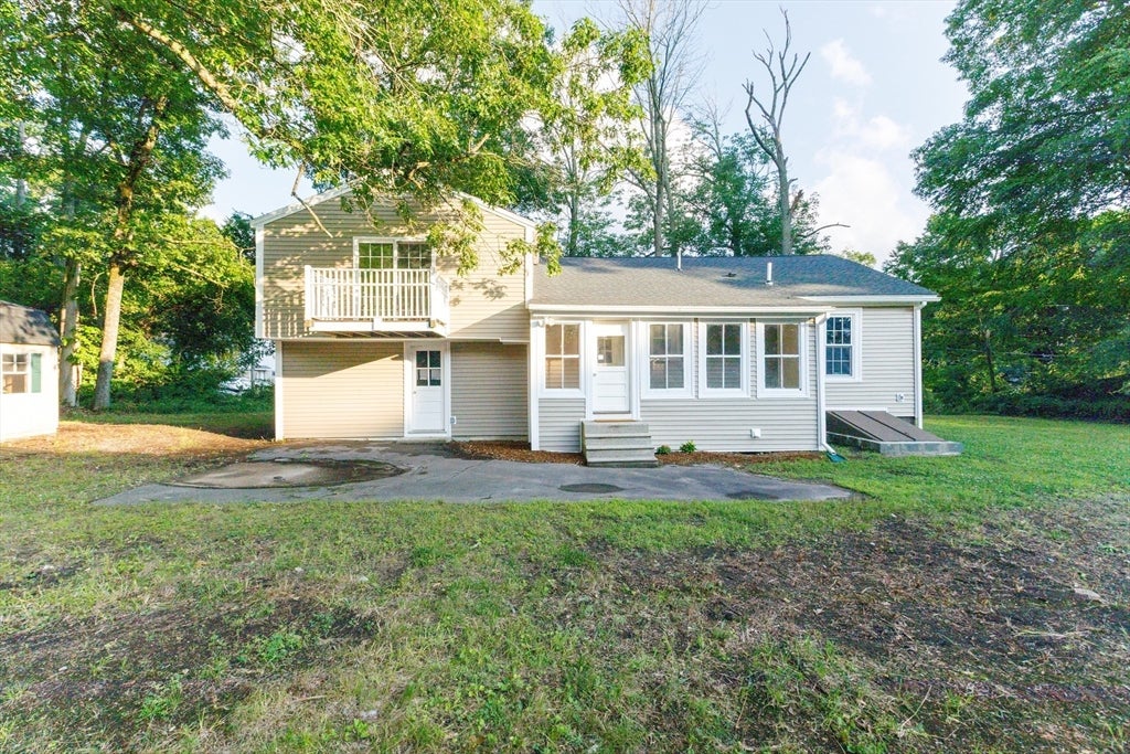 22 Lakeside Ave, Webster, MA, 22 Lakeside Ave, Webster, MA Photo #19