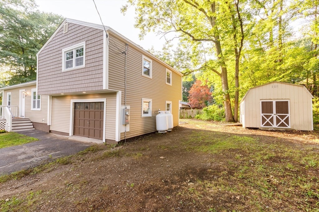 22 Lakeside Ave