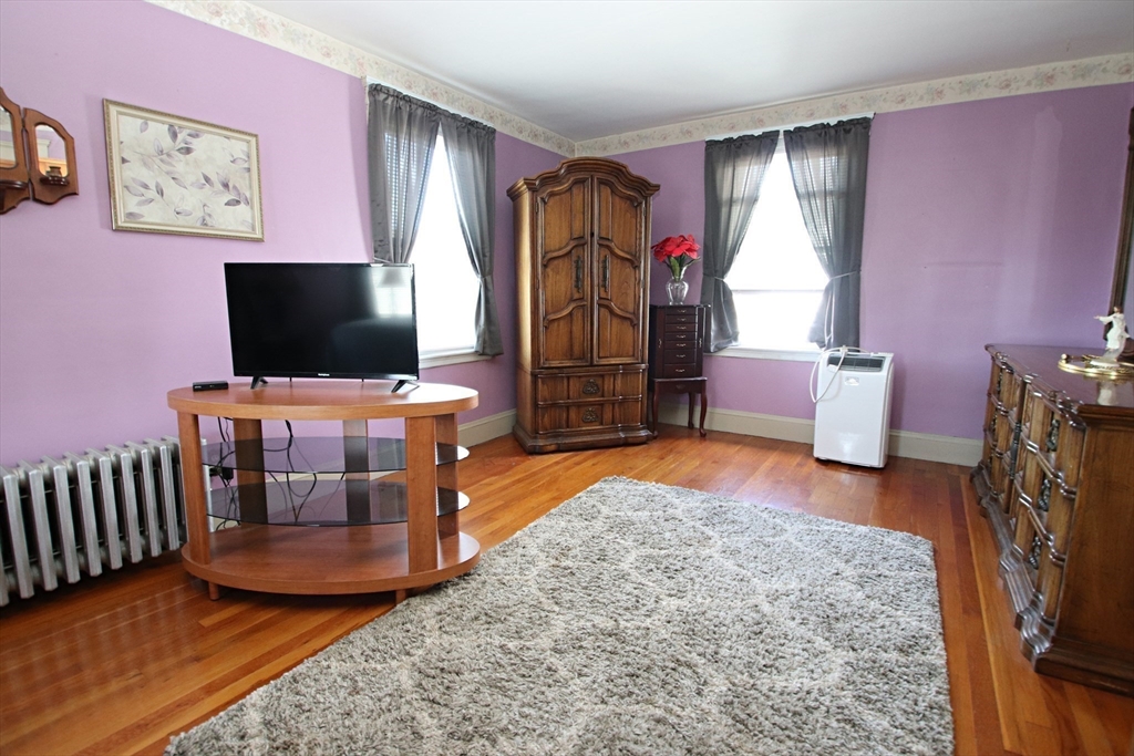 Saugus, Massachusetts 01906, United States, 3 Bedrooms Bedrooms, ,1 BathroomBathrooms,Residential,Active,167838