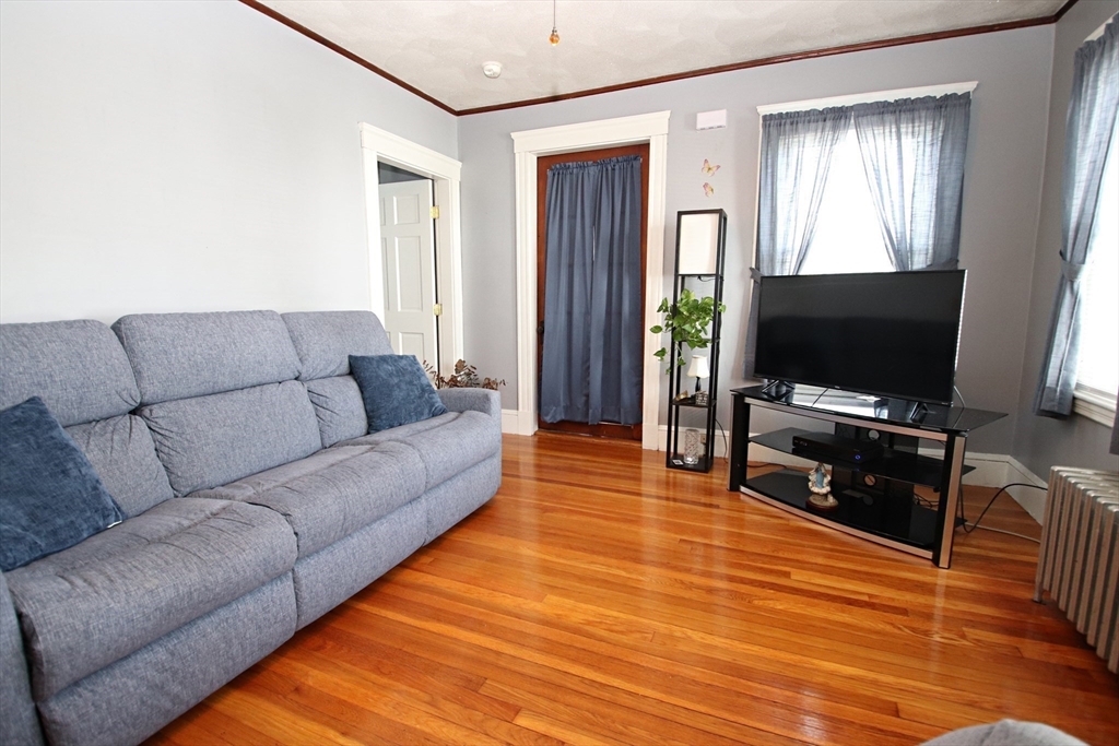 Saugus, Massachusetts 01906, United States, 3 Bedrooms Bedrooms, ,1 BathroomBathrooms,Residential,Active,167838