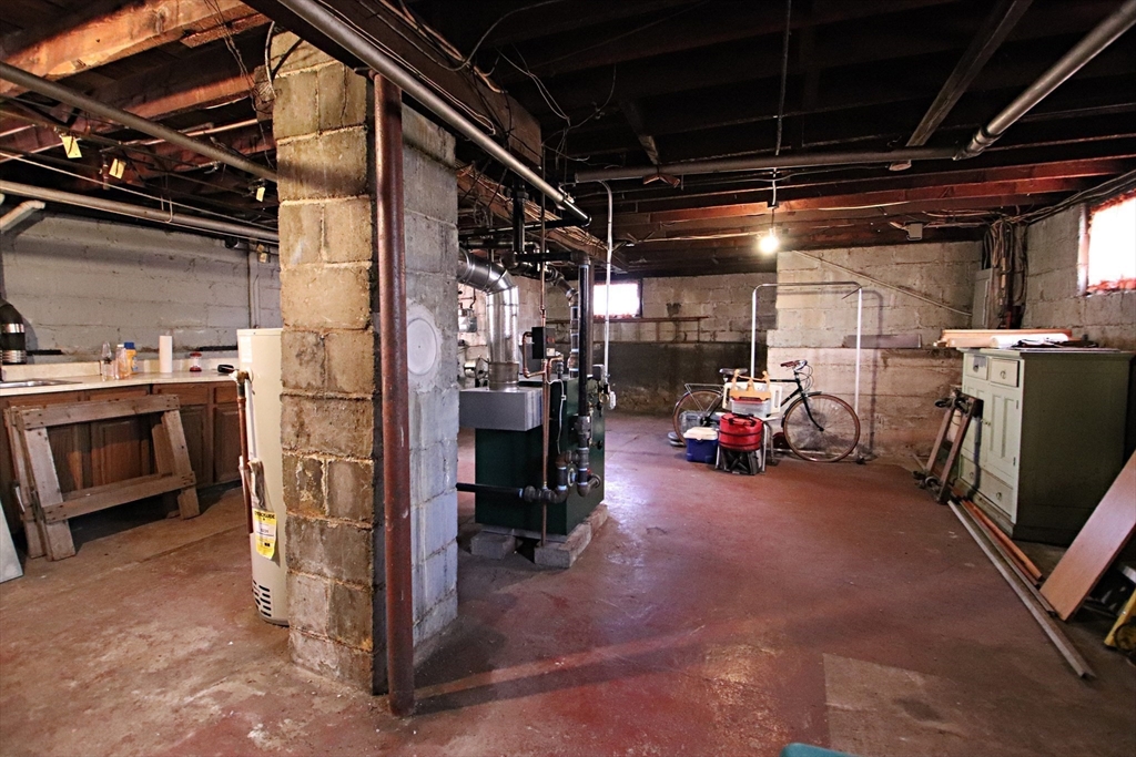 Saugus, Massachusetts 01906, United States, 3 Bedrooms Bedrooms, ,1 BathroomBathrooms,Residential,Active,167838