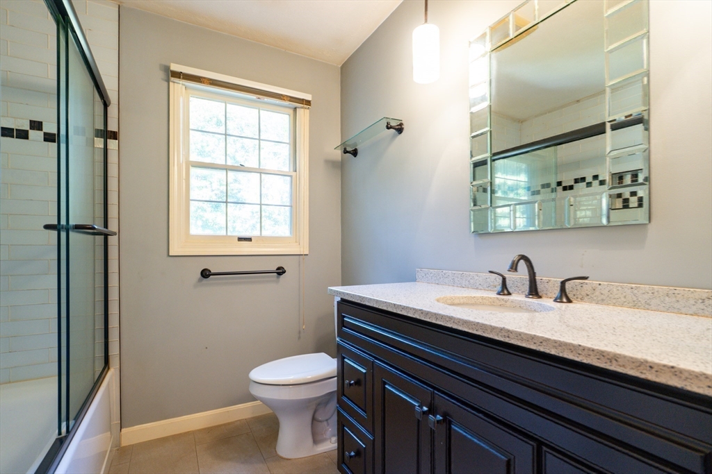 West Boylston, Massachusetts 01583, United States, 3 Bedrooms Bedrooms, ,3 BathroomsBathrooms,Residential,Active,226103