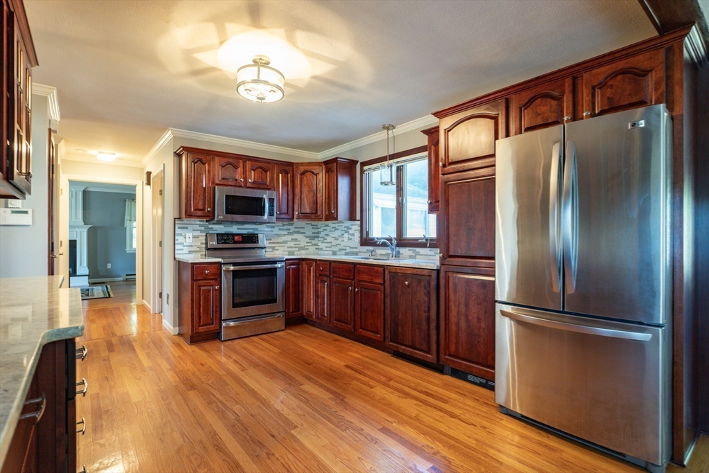 West Boylston, Massachusetts 01583, United States, 3 Bedrooms Bedrooms, ,3 BathroomsBathrooms,Residential,Active,226103