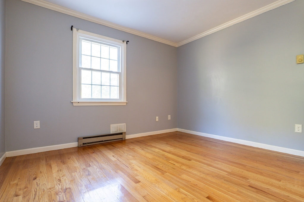 West Boylston, Massachusetts 01583, United States, 3 Bedrooms Bedrooms, ,3 BathroomsBathrooms,Residential,Active,226103