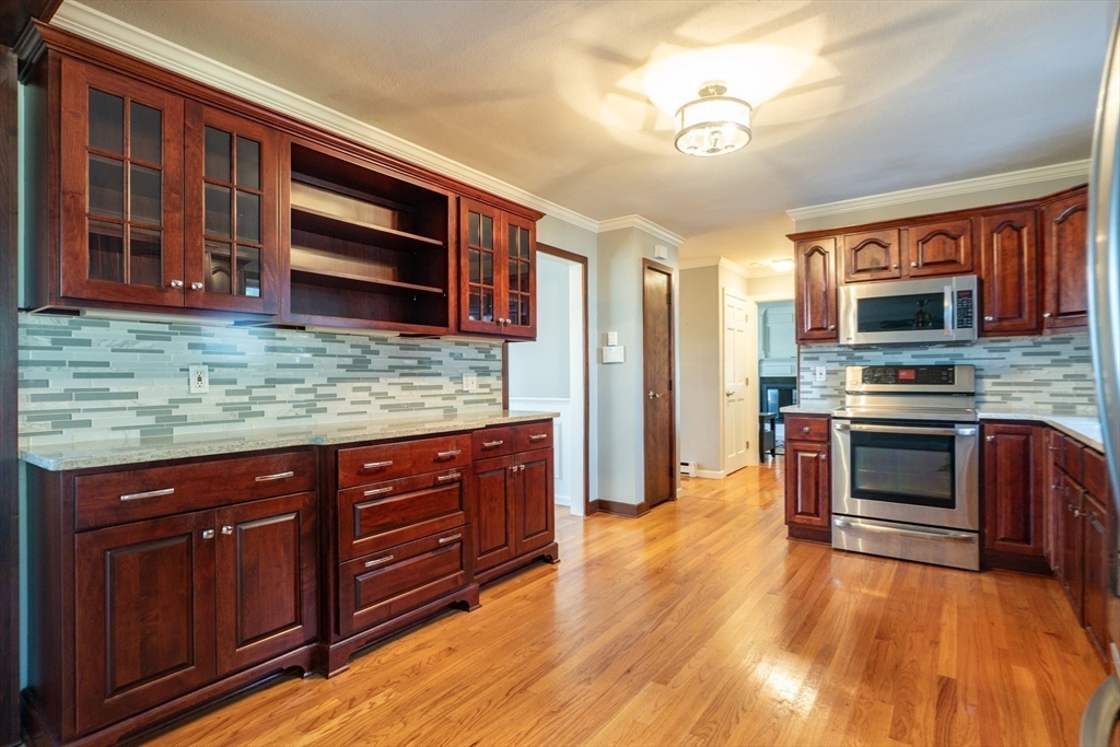 West Boylston, Massachusetts 01583, United States, 3 Bedrooms Bedrooms, ,3 BathroomsBathrooms,Residential,Active,226103