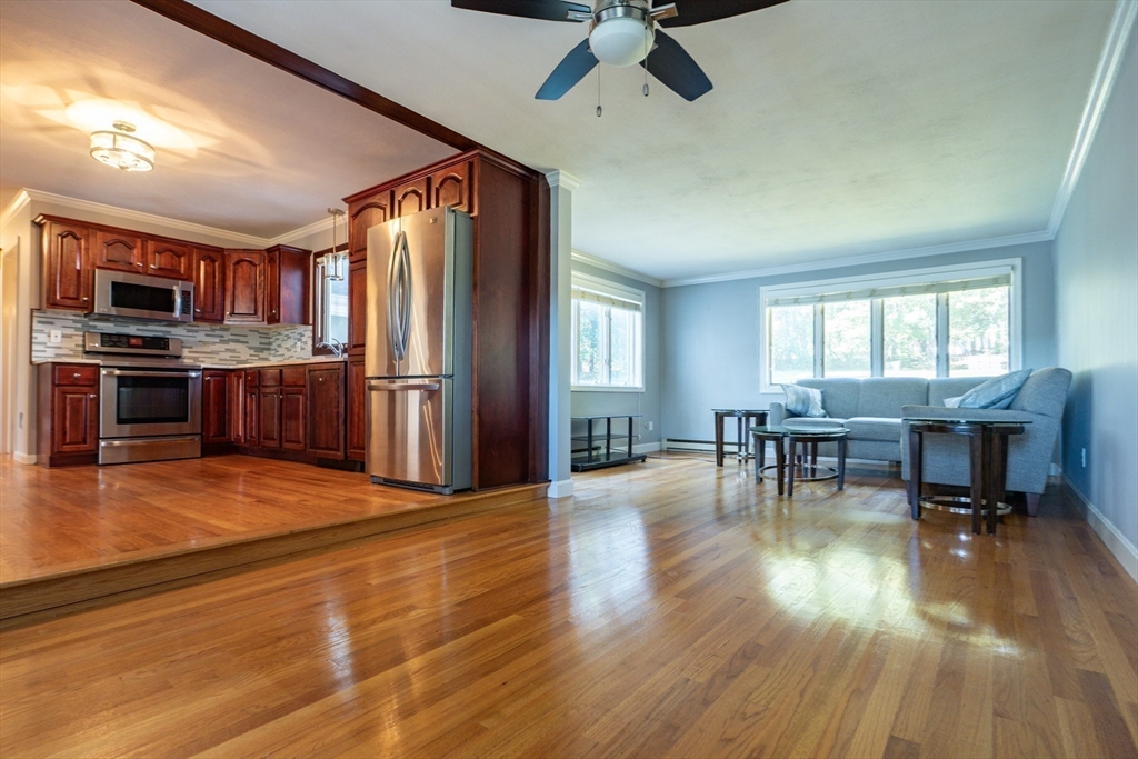 West Boylston, Massachusetts 01583, United States, 3 Bedrooms Bedrooms, ,3 BathroomsBathrooms,Residential,Active,226103