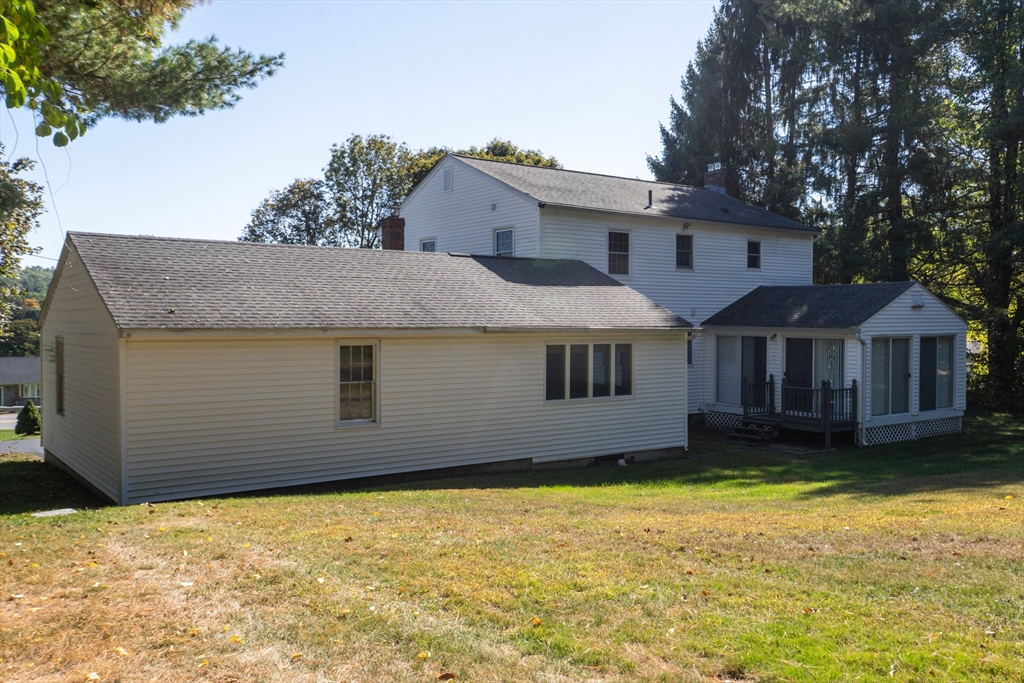 West Boylston, Massachusetts 01583, United States, 3 Bedrooms Bedrooms, ,3 BathroomsBathrooms,Residential,Active,226103