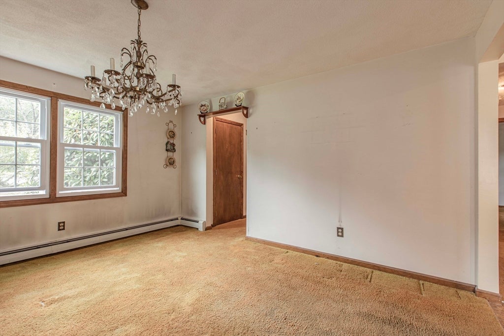 27 Sylvanus Wood Ln, Woburn, MA Photo #5
