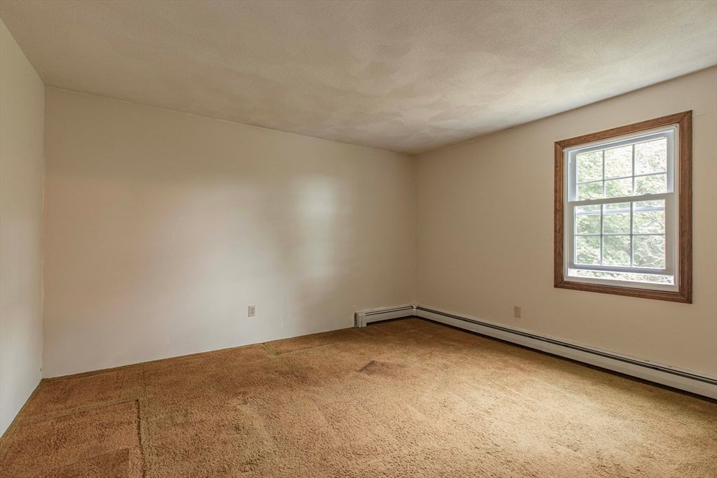 27 Sylvanus Wood Ln, Woburn, MA Photo #19